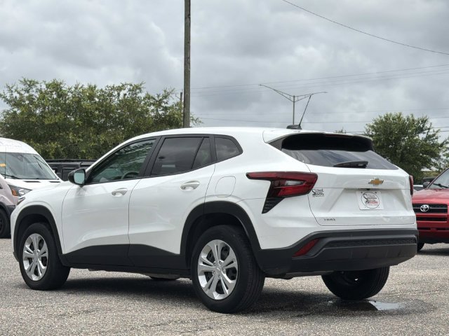 Used 2025 Chevrolet Trax LS FWD image 14