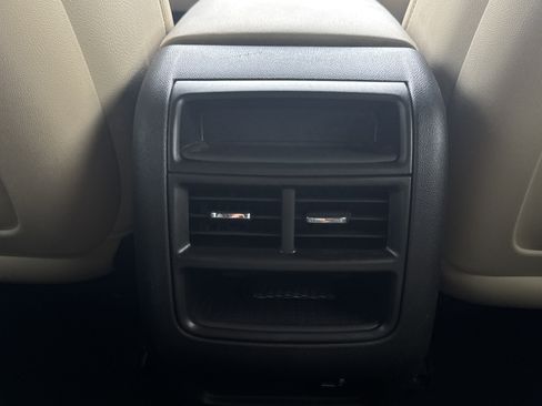 Used 2018 Cadillac XT5 Premium Luxury FWD image 17