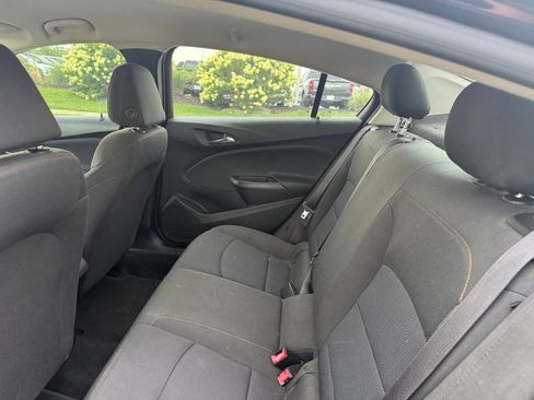 Used 2017 Chevrolet Cruze LS FWD image 6