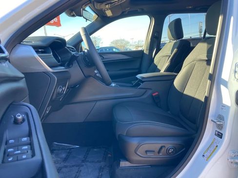 New 2025 Jeep Grand Cherokee 4WD image 9