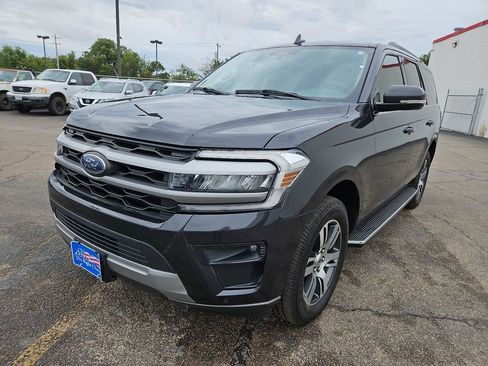 Used 2022 Ford Expedition XLT RWD image 4