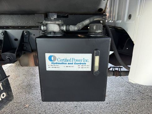 Used 2014 Ford F550 4x4 Regular Cab Super Duty image 17