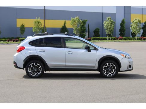 Used 2016 Subaru Crosstrek 2.0i Premium AWD/4WD image 4