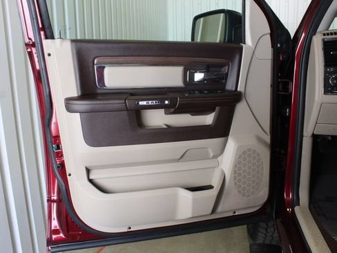 Used 2017 RAM 1500 Laramie AWD/4WD image 9