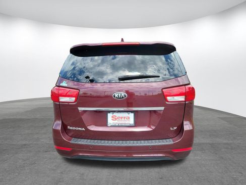 Used 2017 Kia Sedona LX w/ LX Essentials Premium Package FWD image 25
