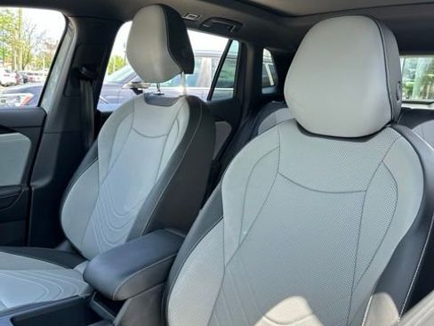 Used 2025 Volkswagen Tiguan SE R-Line AWD/4WD image 21
