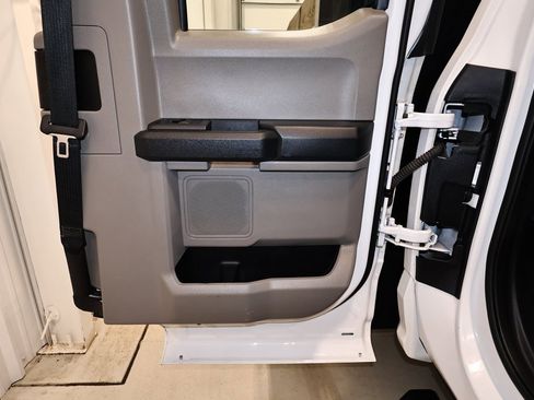 Certified 2022 Ford F550 4x4 SuperCab Super Duty image 17