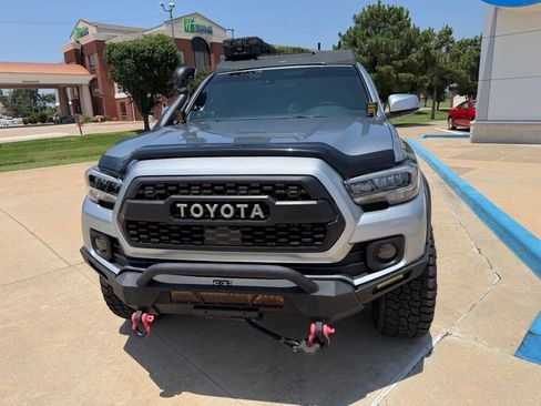 Used 2022 Toyota Tacoma TRD Off-Road w/ Technology Package AWD/4WD image 4