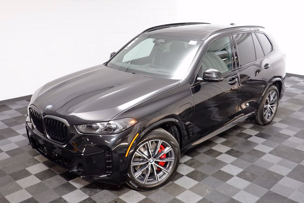 New 2026 BMW X5 xDrive50e w/ M Sport Package AWD/4WD image 2