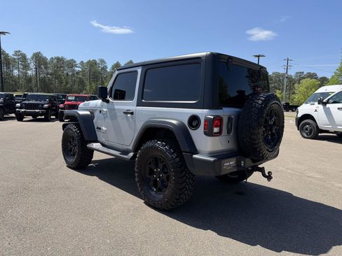 Used 2022 Jeep Wrangler Sport image 5