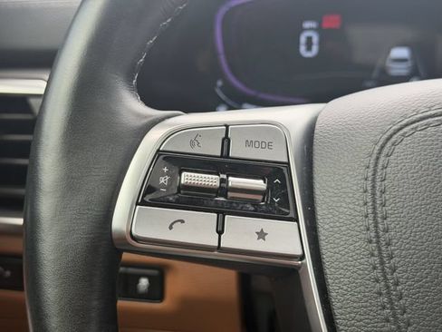 Used 2025 Kia Telluride AWD image 22