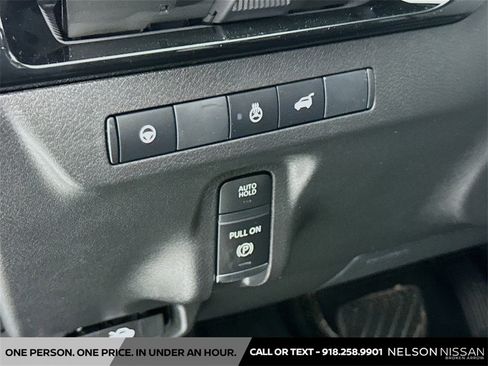 New 2025 Nissan Murano SL image 10