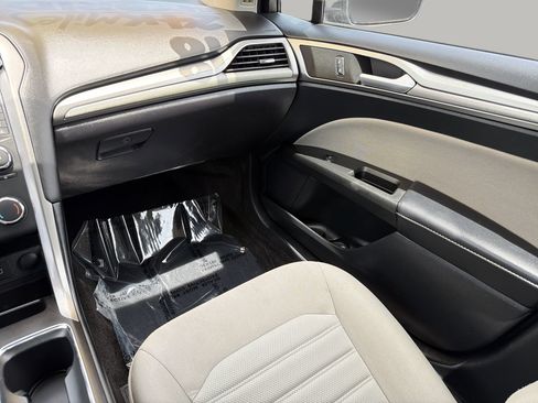 Used 2018 Ford Fusion S FWD image 14