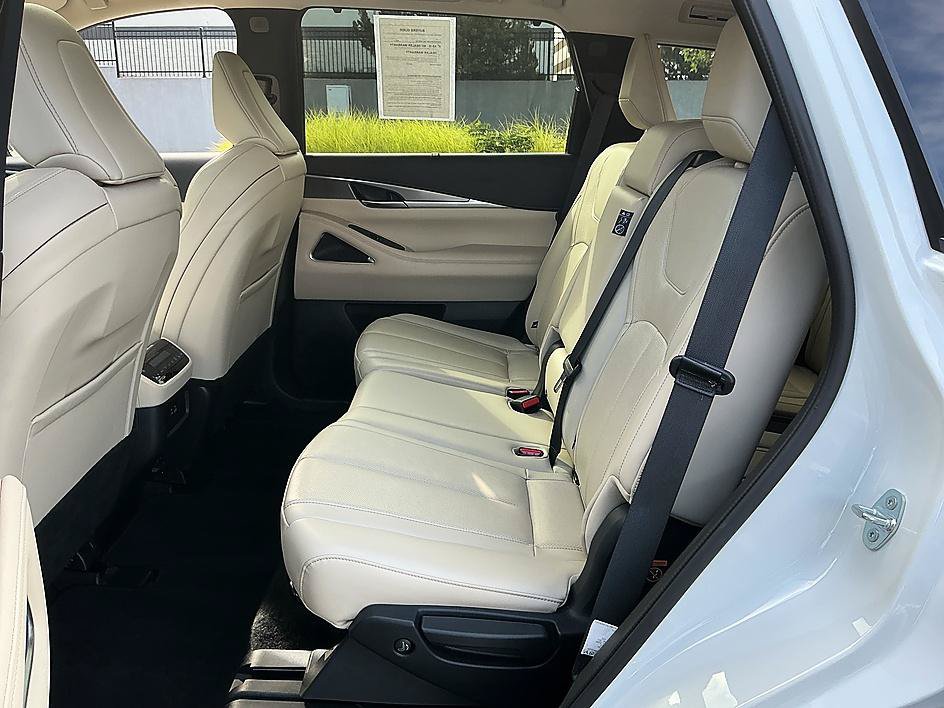 Used 2025 INFINITI QX60 Luxe FWD image 25