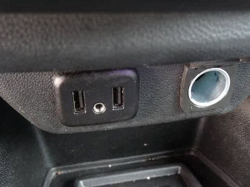 Used 2023 Chevrolet Traverse LT image 17