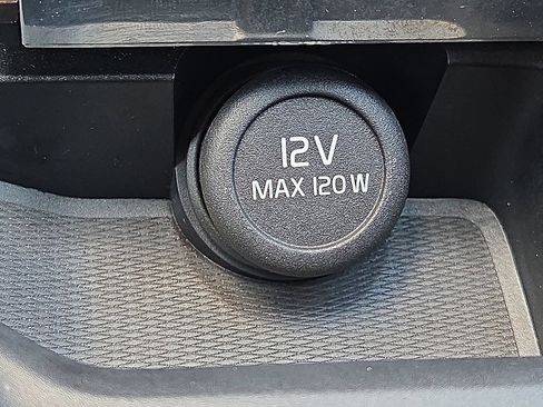 Used 2022 Volvo XC60 B5 Momentum AWD/4WD image 29