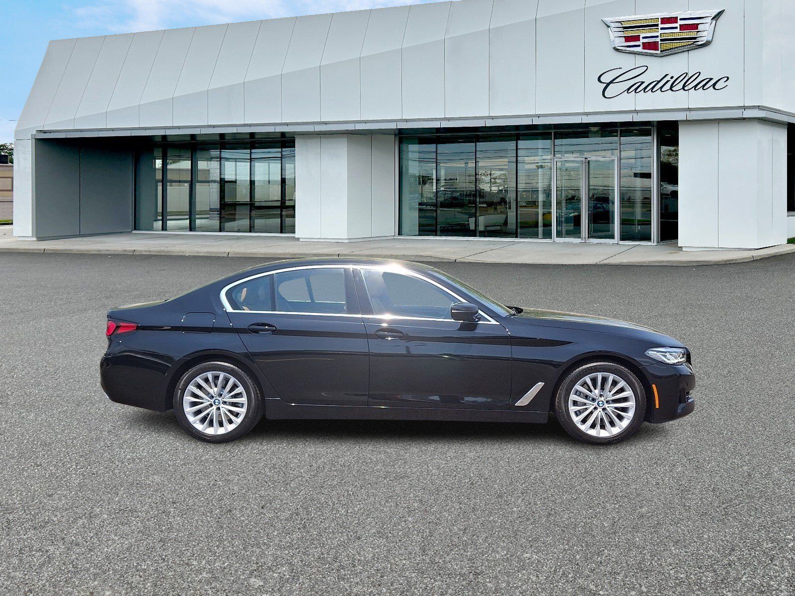Used 2023 BMW 530i xDrive w/ Convenience Package AWD/4WD image 7