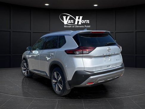 Used 2023 Nissan Rogue SL w/ SL Premium Package image 5
