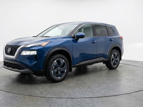 Used 2025 Nissan Rogue SV AWD/4WD image 3