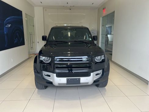 Used 2025 Land Rover Defender 110 S image 16