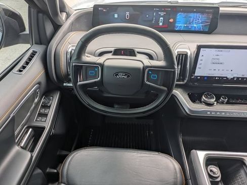 Used 2025 Ford Expedition Tremor AWD/4WD image 21