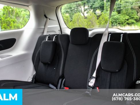 Used 2023 Chrysler Voyager LX FWD image 12