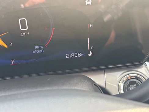 Used 2025 Chevrolet Trax LT image 38