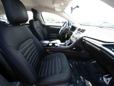 Used 2014 Ford Fusion SE FWD image 26