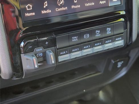 New 2026 RAM 2500 Tradesman AWD/4WD image 17