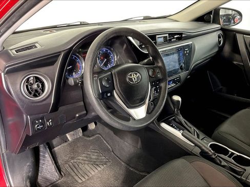 Used 2017 Toyota Corolla LE image 18