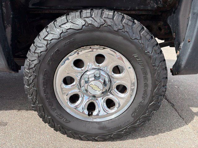 Used 2010 Chevrolet Silverado 1500 LS AWD/4WD image 12