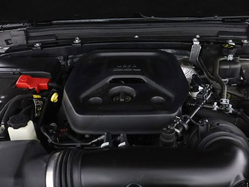 Used 2024 Jeep Wrangler Unlimited Sport AWD/4WD image 18