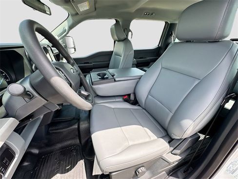 New 2025 Ford F550 4x4 Crew Cab image 13