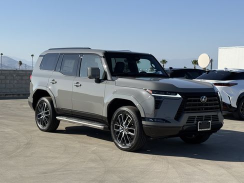 New 2026 Lexus GX 550 AWD/4WD image 2