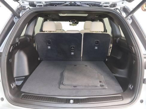 Used 2024 Jeep Grand Cherokee Limited w/ Luxury Tech Group II image 50