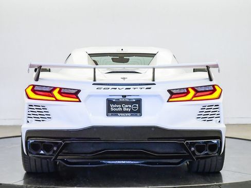 Used 2023 Chevrolet Corvette Stingray Premium Conv w/ Z51 Performance Package RWD image 3