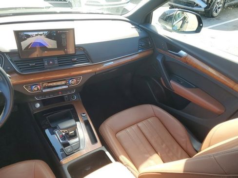 Used 2021 Audi Q5 2.0T Premium w/ Convenience Package image 14