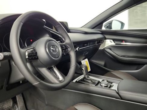 New 2025 MAZDA MAZDA3 Hatchback w/Premium Plus Pkg AWD/4WD image 12