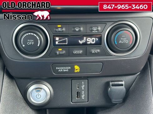 Used 2025 Nissan Leaf S image 16