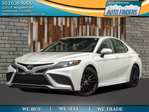 Used 2022 Toyota Camry XSE FWD image 1