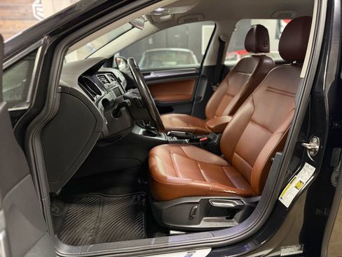 Used 2017 Volkswagen Golf Alltrack S image 15