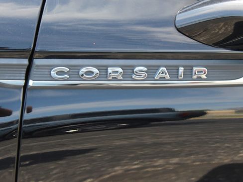 Used 2022 Lincoln Corsair Reserve w/ Equipment Group 201A AWD/4WD image 3