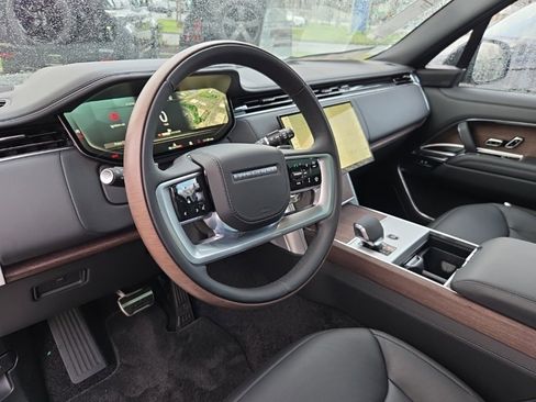 New 2025 Land Rover Range Rover SE image 12
