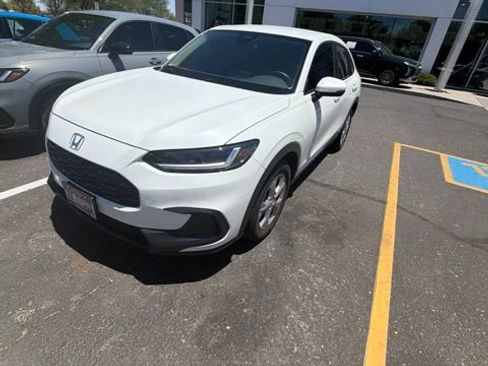 Used 2024 Honda HR-V LX image 2