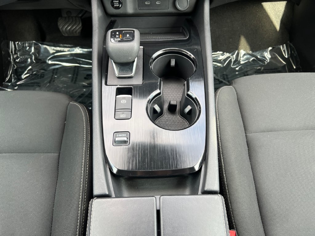 Used 2024 Nissan Rogue S FWD image 11