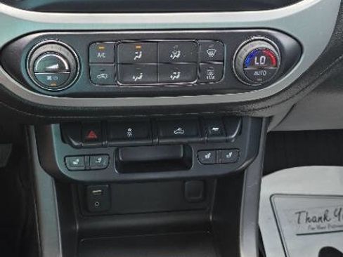 Used 2015 GMC Canyon SLT AWD/4WD image 26