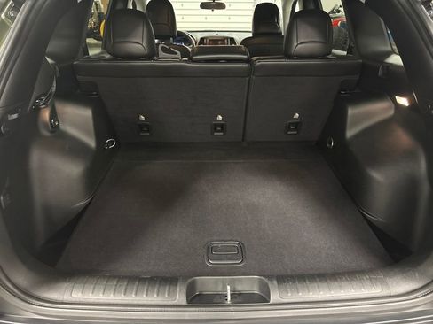 Used 2019 Jeep Cherokee Latitude Plus w/ Cold Weather Group image 24