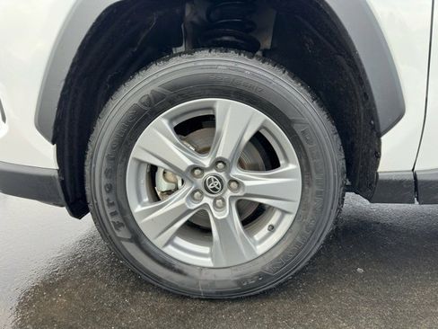 Used 2025 Toyota RAV4 XLE image 24