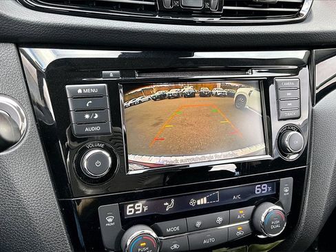 Certified 2022 Nissan Rogue Sport SV image 24