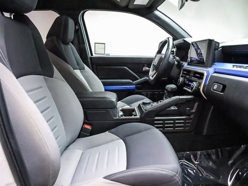 Used 2024 Toyota Tacoma TRD Sport image 17